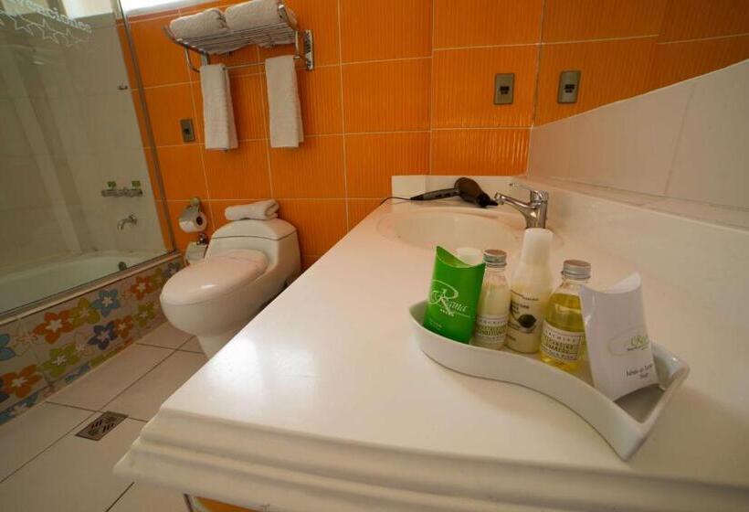 بانگلوی استاندارد, Regina Resort & Convenciones