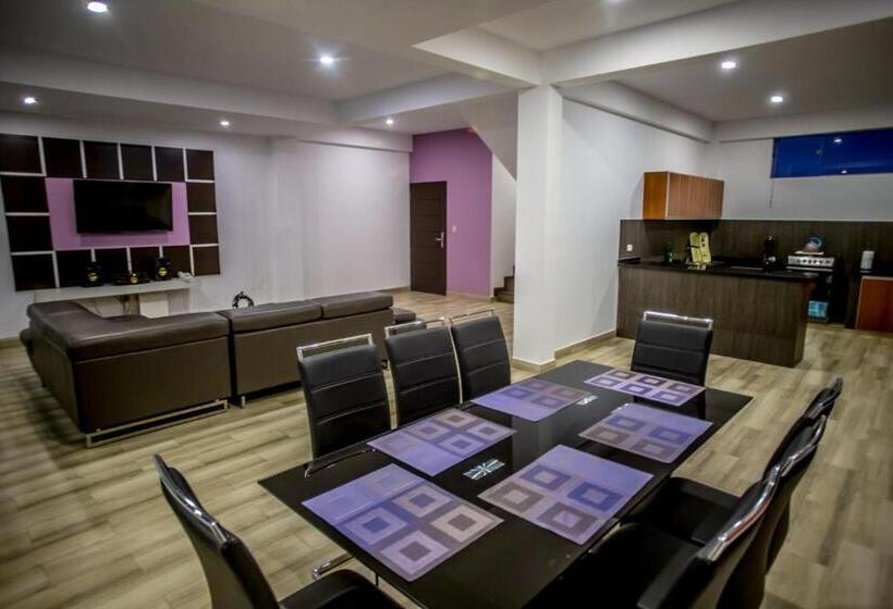 بانگلوی استاندارد, Regina Resort & Convenciones