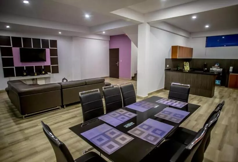 بانگلوی استاندارد, Regina Resort & Convenciones