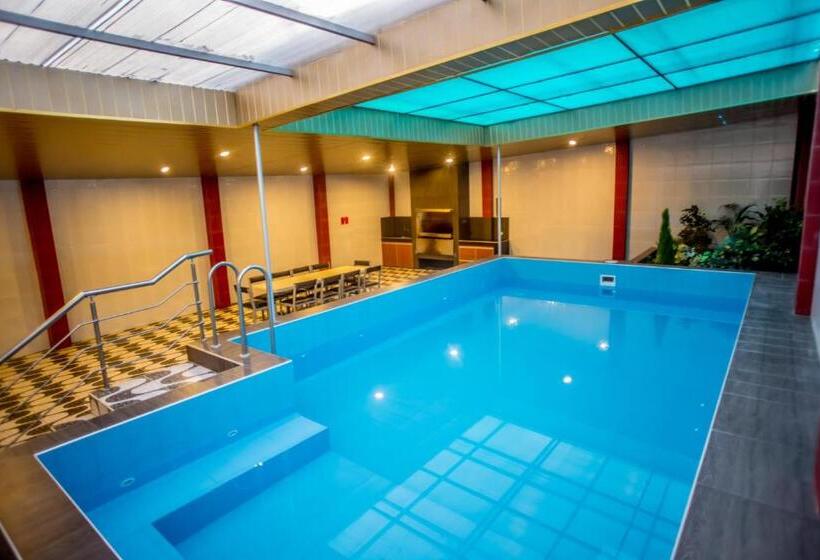 بانگلوی استاندارد, Regina Resort & Convenciones