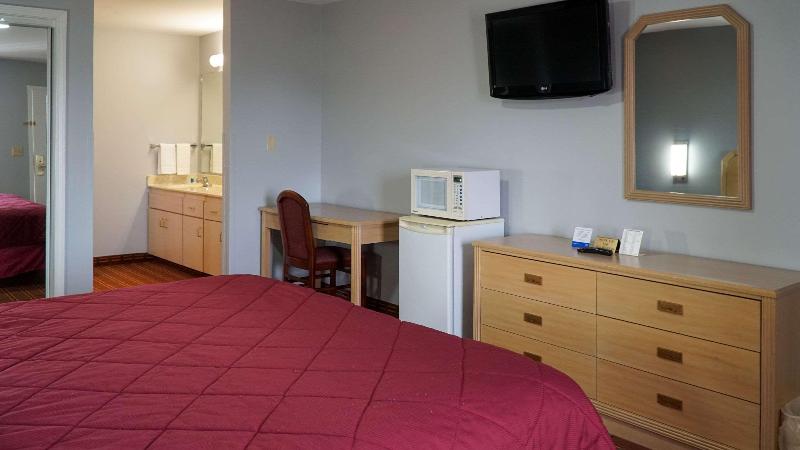 غرفة قياسية سرير كينج, Rodeway Inn