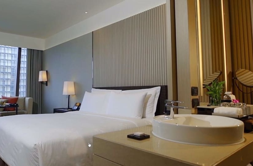 Club Room King Bed, The Okura Prestige Bangkok