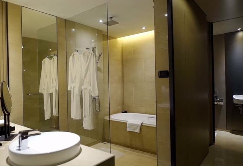 Club Room King Bed, The Okura Prestige Bangkok