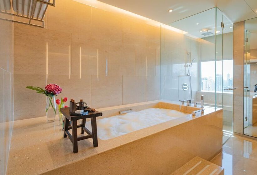 Люкс Престиж, The Okura Prestige Bangkok