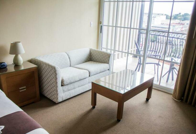 Полулюкс, Central Park Hotel & Casino