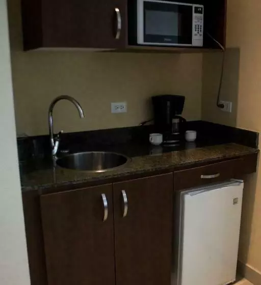 سوییت جونیور, Central Park Hotel & Casino