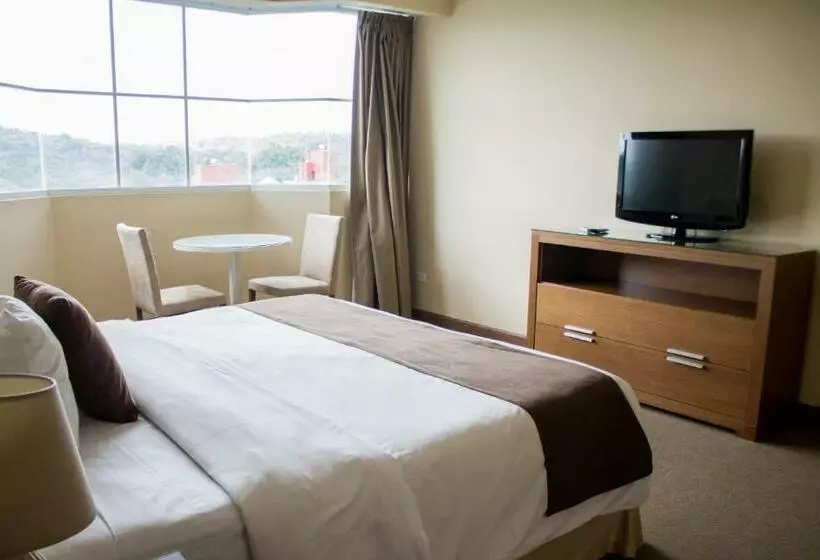 سوییت جونیور, Central Park Hotel & Casino