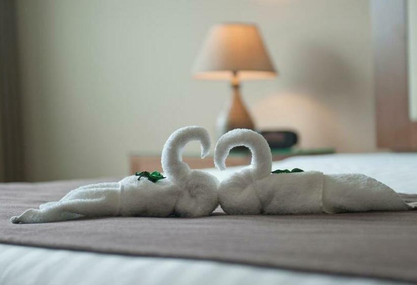 Полулюкс, Central Park Hotel & Casino