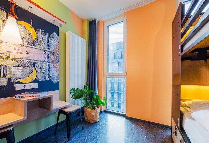 اتاق استاندارد چهار تخته, Generator Berlin Alexanderplatz