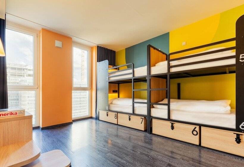 Geteiltes Mehrbettzimmer, Generator Berlin Alexanderplatz