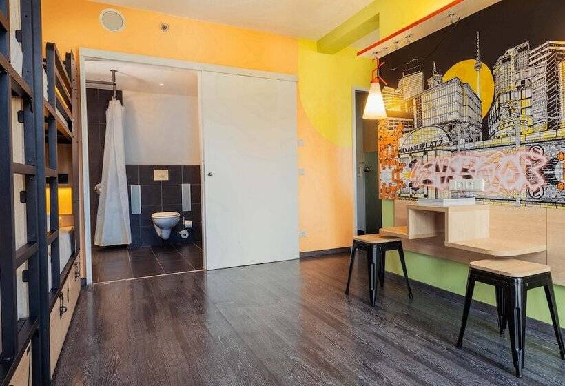 تختخواب در اتاق مشترک, Generator Berlin Alexanderplatz