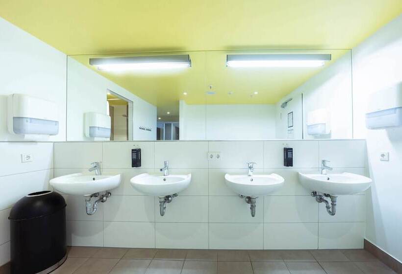 Bed in Shared Room with Shared Bathroom, Generator Berlin Alexanderplatz