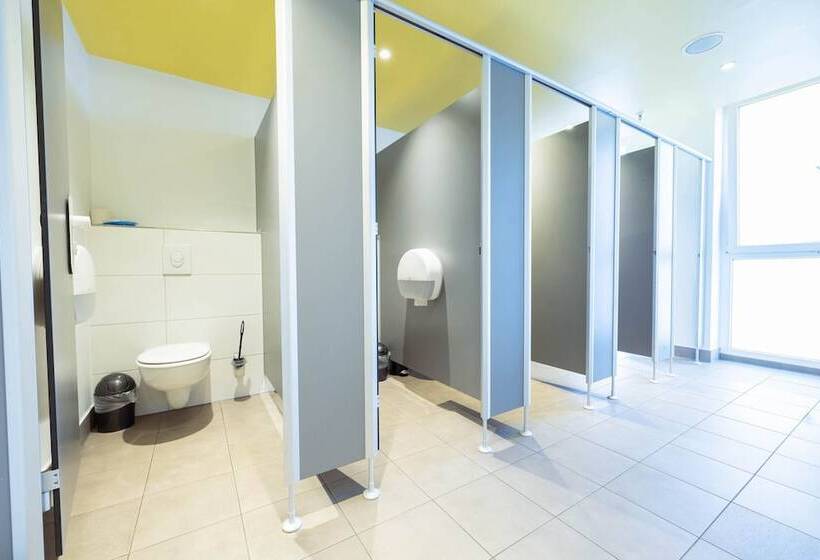 Bed in Shared Room with Shared Bathroom, Generator Berlin Alexanderplatz