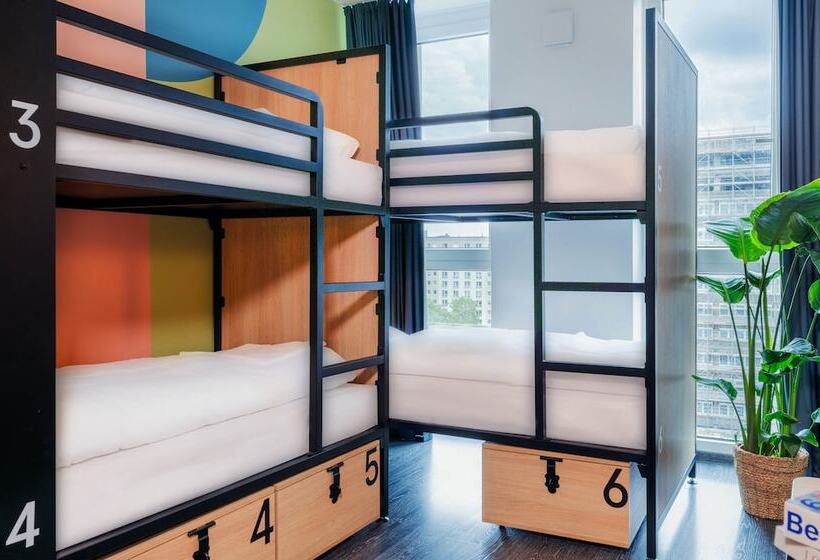 Bed in Shared Room with Shared Bathroom, Generator Berlin Alexanderplatz