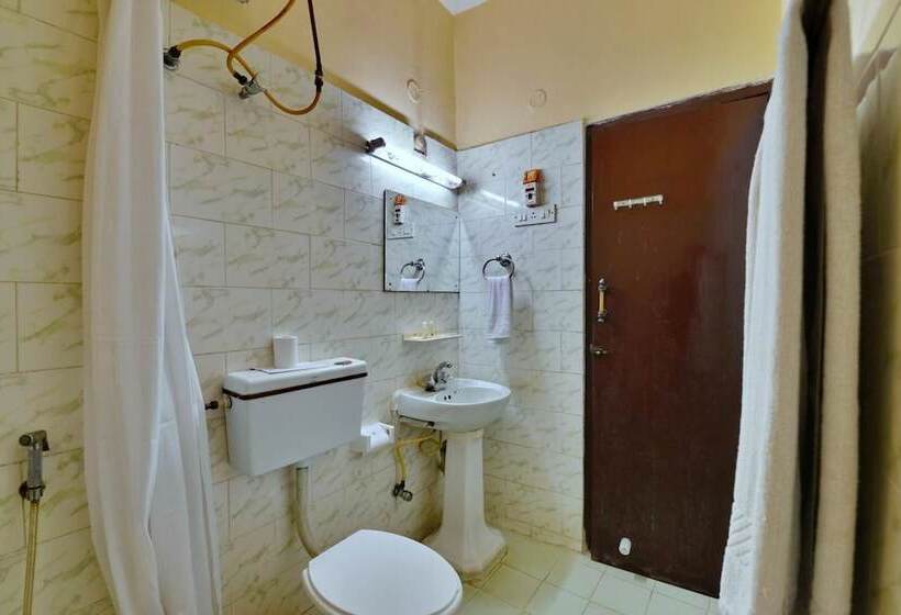 디럭스 룸, Swosti Palm Resort Gopalpur