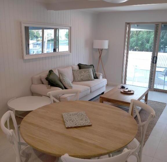 فيلا ديلوكس غرفة نوم, The Islander Noosa Resort