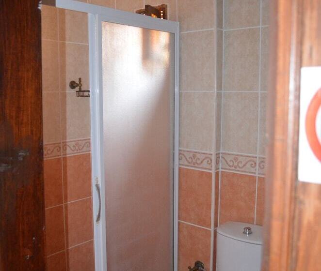 חדר סטנדרט לשלושה, Bonjour Pension