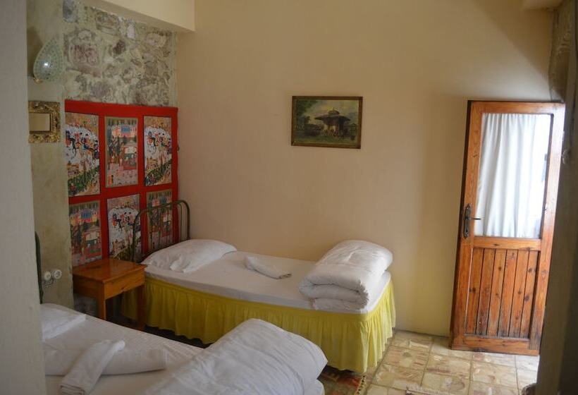 חדר סטנדרט לשלושה, Bonjour Pension