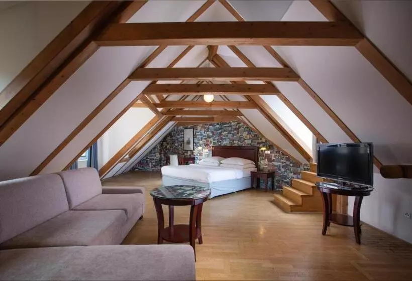 Suite with Terrace, Charles Bridge Rooms & Suites By Sivek Hotels