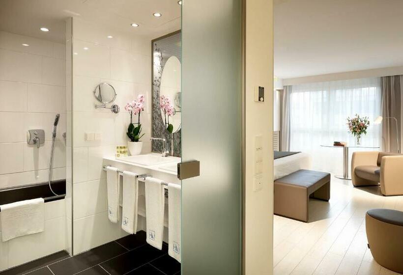 سوییت جونیور, Eurostars Book