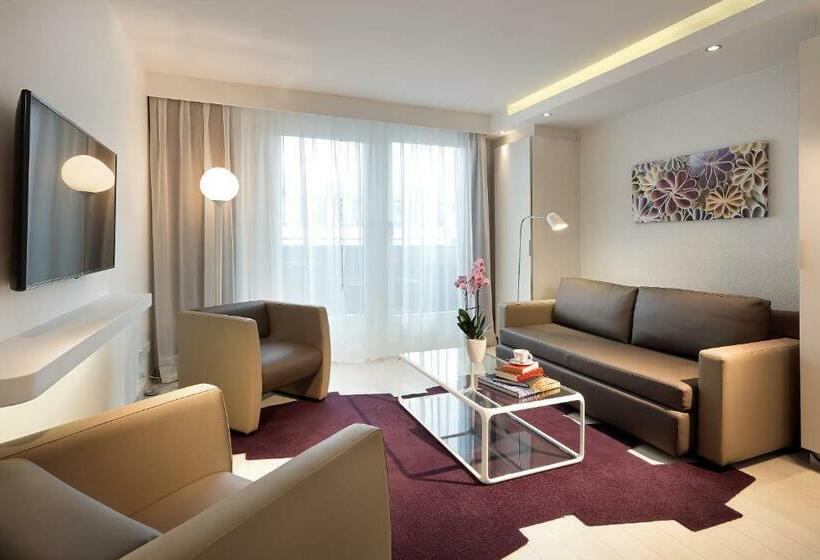 سوییت جونیور, Eurostars Book