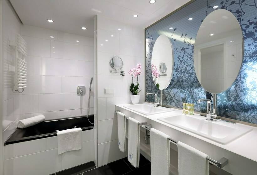 سوییت جونیور, Eurostars Book