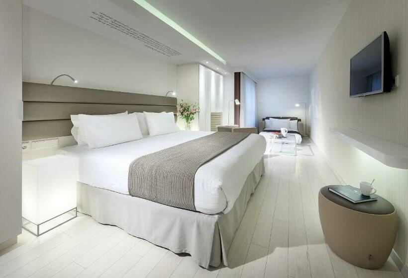 اتاق سوپریور سه تخته, Eurostars Book