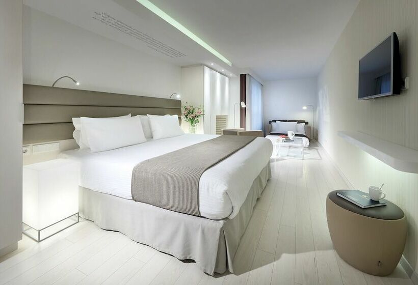 اتاق سوپریور سه تخته, Eurostars Book