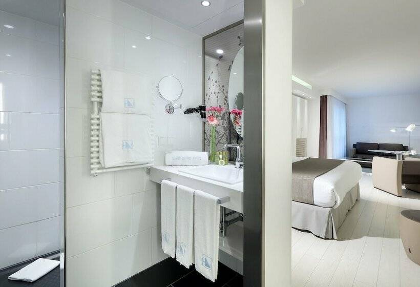 اتاق سوپریور سه تخته, Eurostars Book