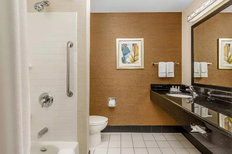 Standard-huone King-vuode, Fairfield By Marriott Peoria East