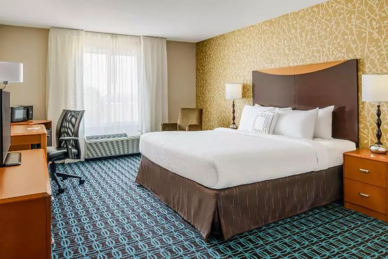 Standard-huone King-vuode, Fairfield By Marriott Peoria East