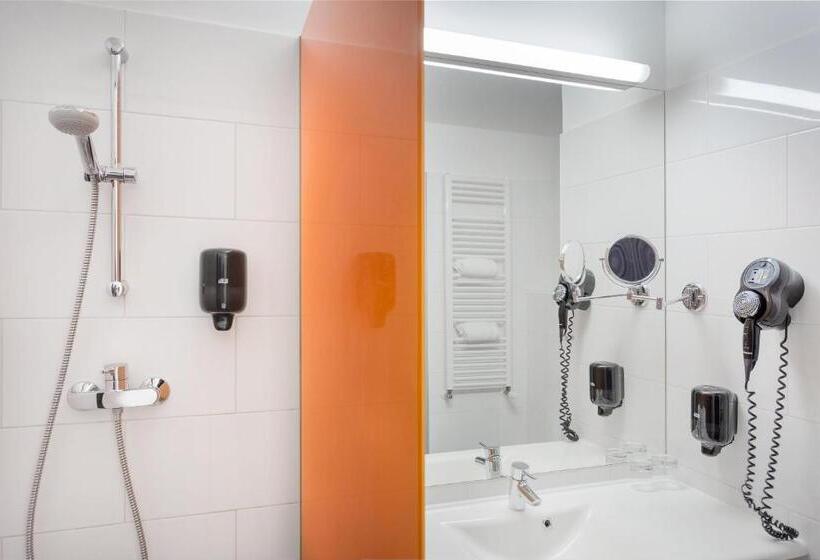 اتاق سوپریور با بالکن, Gotthard Therme Hotel & Conference