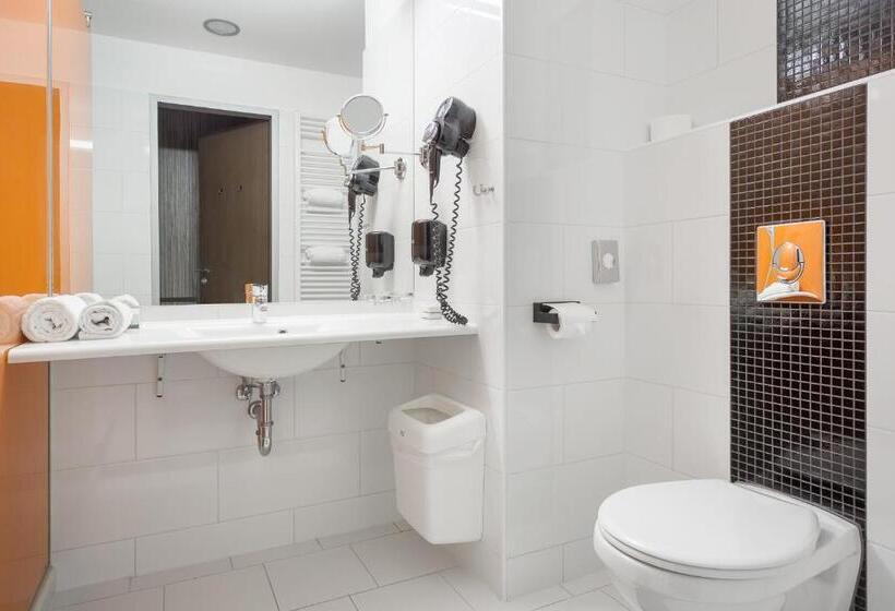 اتاق سوپریور با بالکن, Gotthard Therme Hotel & Conference