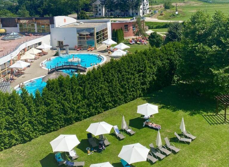 اتاق سوپریور با بالکن, Gotthard Therme Hotel & Conference