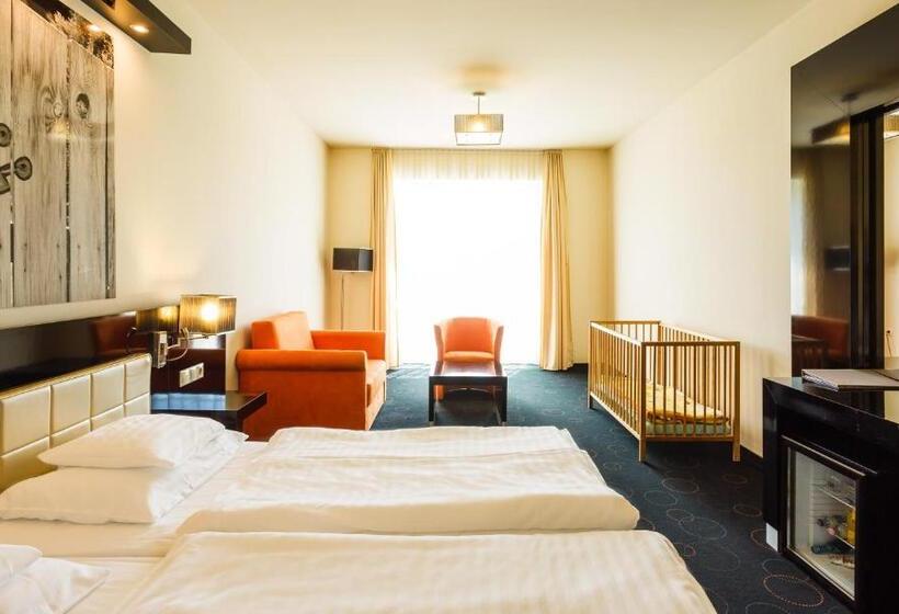 اتاق خانوادگی, Gotthard Therme Hotel & Conference