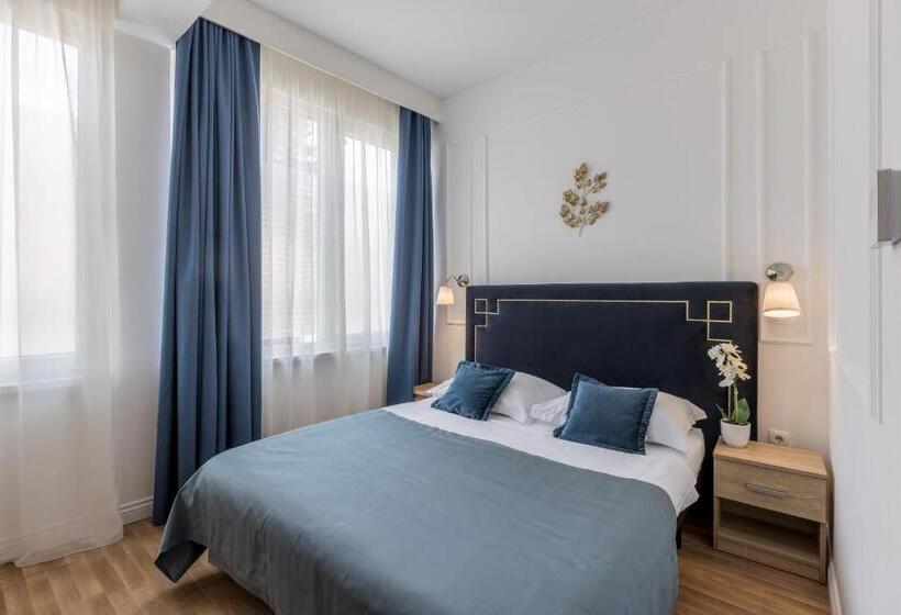 Quarto Estandar, Annex Building Of Art