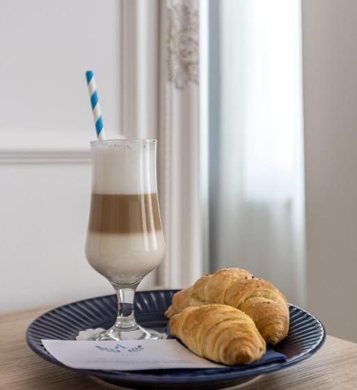 Quarto Triplo Estandar, Annex Building Of Art