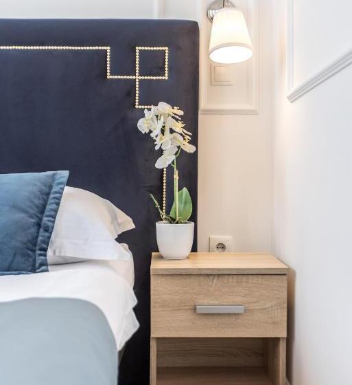 Quarto Triplo Estandar, Annex Building Of Art