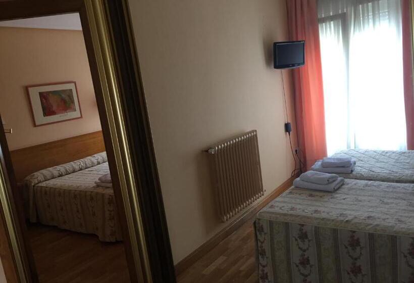 标准三人间, Benlloch