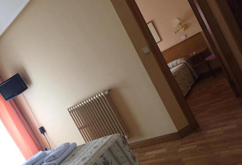 Номер Стандарт Трехместный, Benlloch