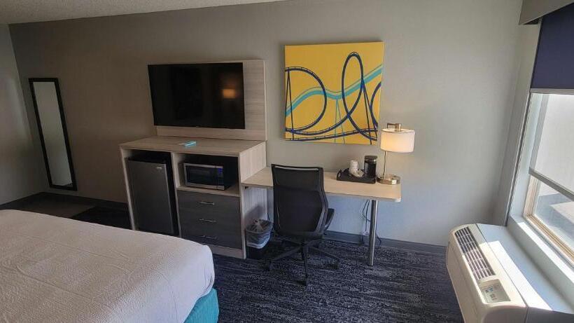 장애인을 위한 킹사이즈 침대 스탠다드 룸, Best Western Doswell