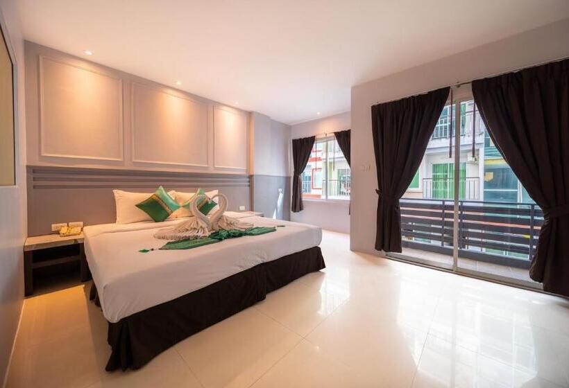 Superior Oda, Fundee Boutique