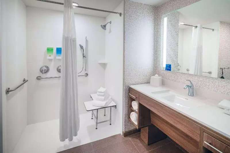 キングサイズベッドのスイートルーム, Holiday Inn Express And Suites Bossier City Louisiana Downs, An Ihg