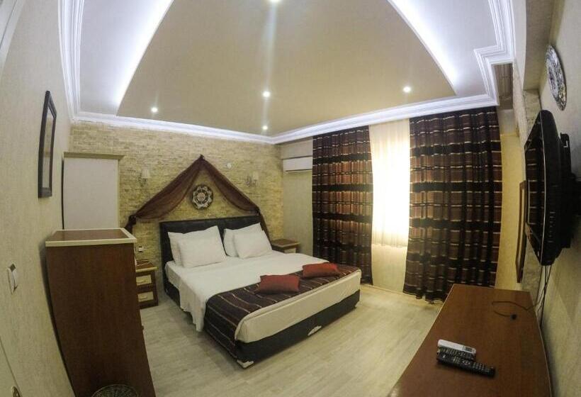 اتاق خانوادگی, Melrose House