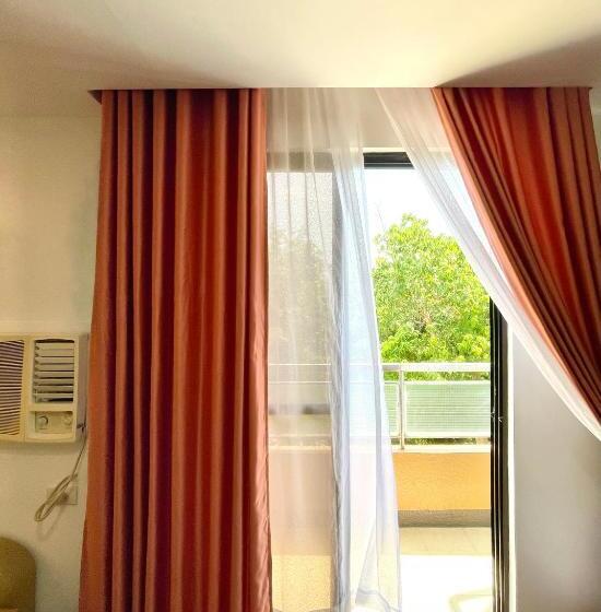 اتاق لوکس, Palmbeach Resort & Spa Mactan, Cebu