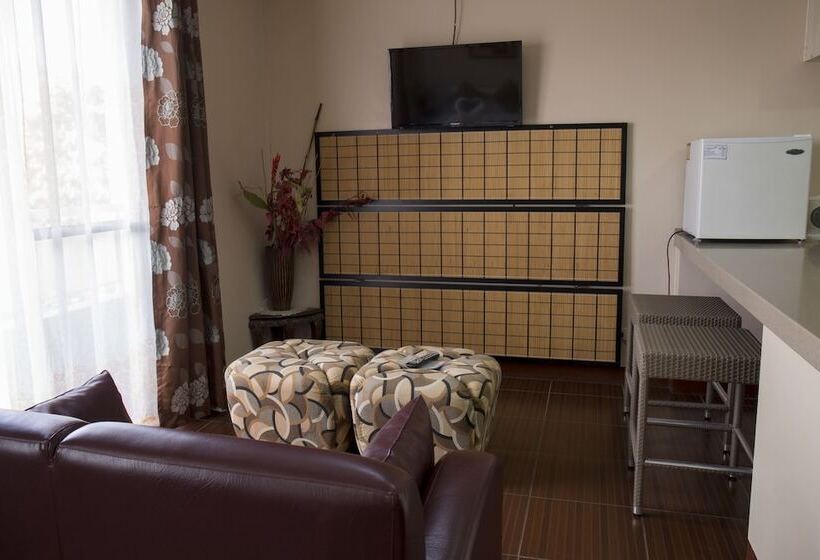 اتاق لوکس, Palmbeach Resort & Spa Mactan, Cebu