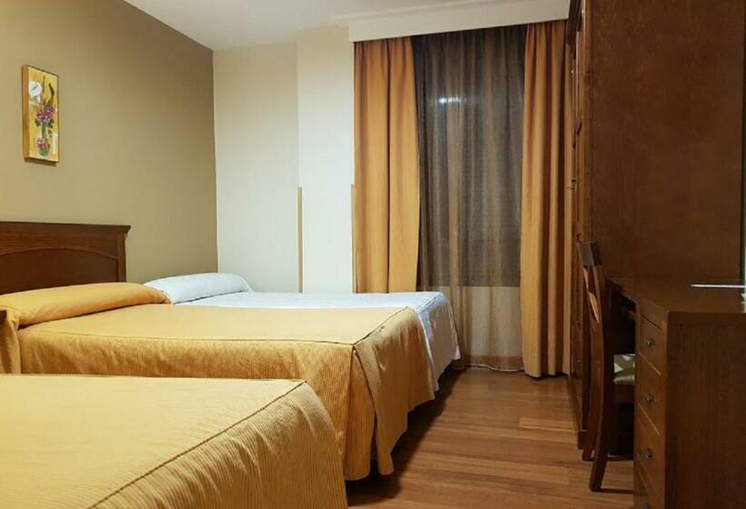 スタンダードトリプルルーム, Reina Isabel