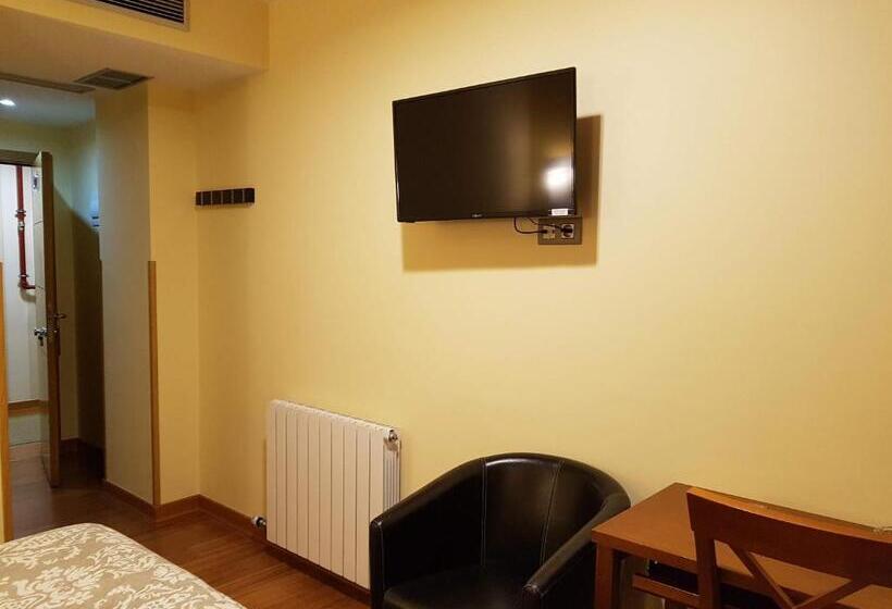 スタンダードルーム, Reina Isabel