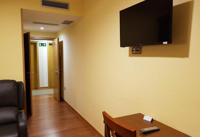 スタンダードルーム, Reina Isabel