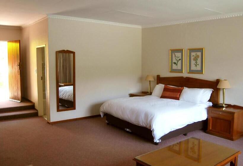 جناح جونيور, Safari Hotel & Convention Centre